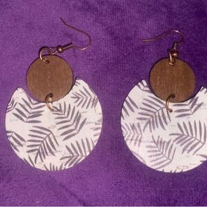 Lightweight stylish earrings